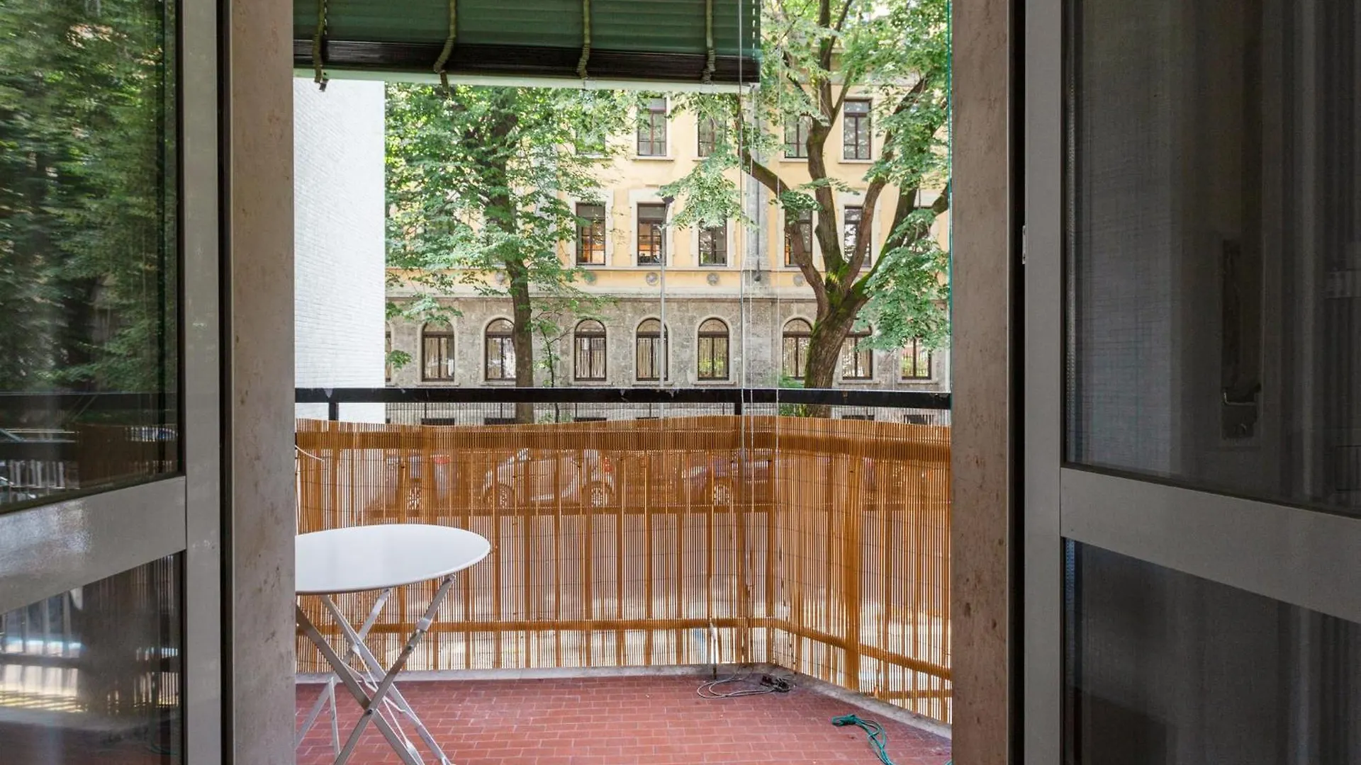 Abbiategrasso M2 Green Apartment With Balconies Milan Italy